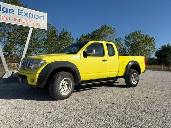 NISSAN NAVARA 2+2 PICK 4X4