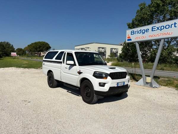 MAHINDRA PICK UP 4X4 HARD TOP