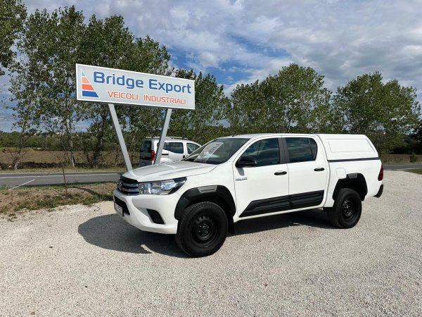 TOYOTA HILUX 2.4 PICK UP 4X4 manuale